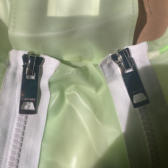 NWT Burberry Rain Poncho Pistachio - Picture 5 of 9
